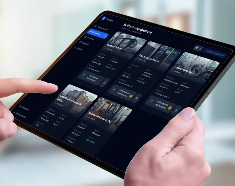 Logiciel de gestion d’équipements consulté sur une tablette